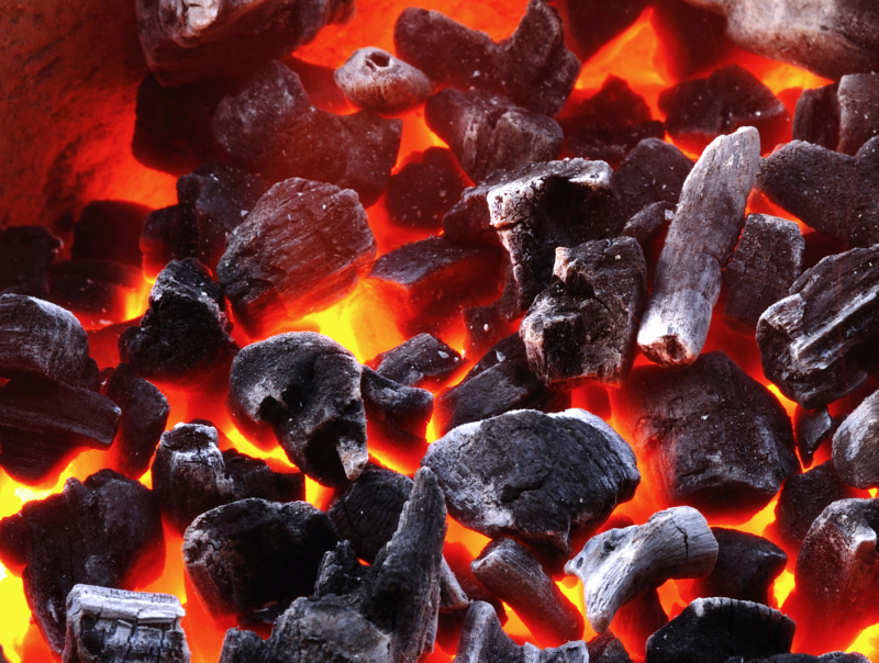 barbecue au charbon à moins de 500 $